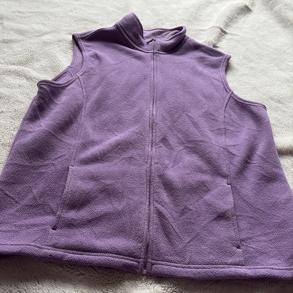L.L.Bean Lavender Fleece Vest – Size XL | Cozy Layer | Transitional Staple | - Picture 3 of 6